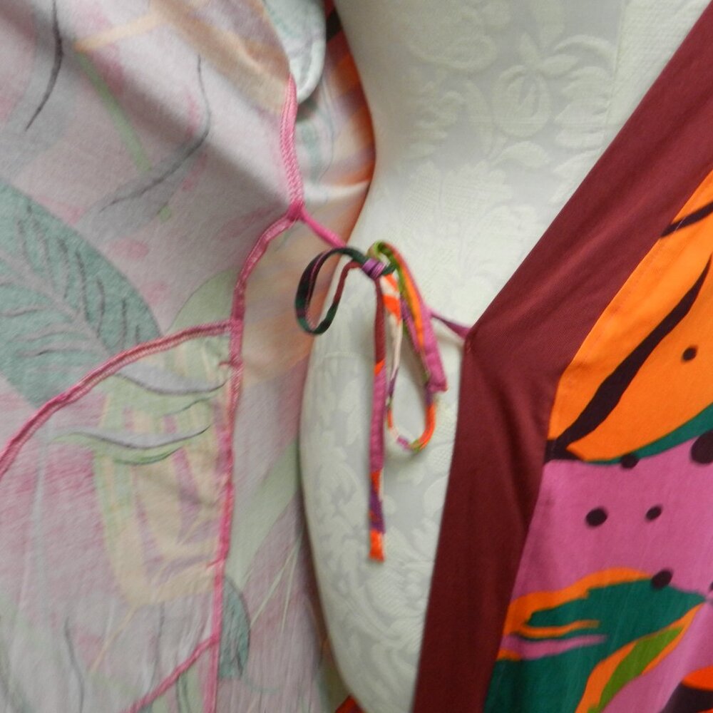 SOMA Cool Nights Rayon Robe Pockets Colorful Size Sz Small Medium Sm Md S M - Picture 15 of 16